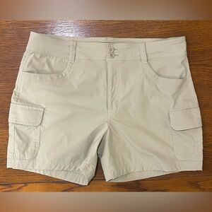 Eddie Bauer Women's Cargo Shorts Light Khaki Active Stretch Outdoor Size 14